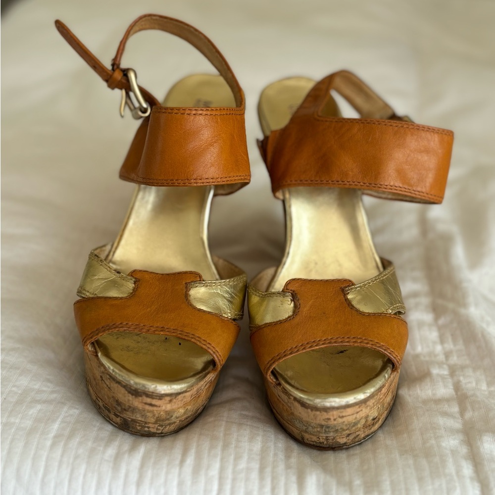 Michael Kors 7.5 platform wedge sandal